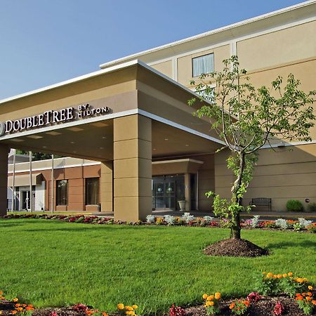 Doubletree By Hilton Mahwah Hotel Exterior photo