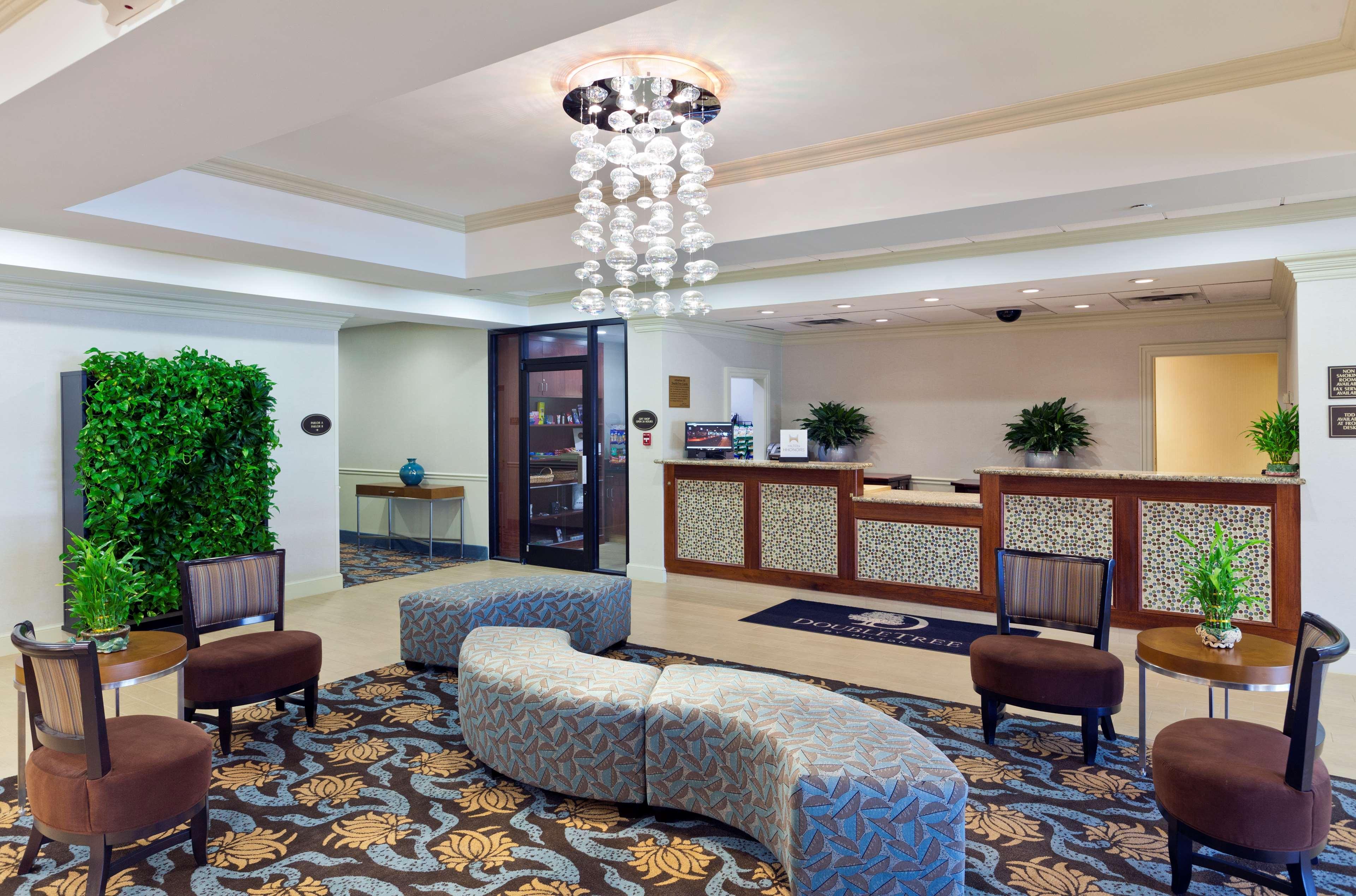 Doubletree By Hilton Mahwah Hotel Exterior photo