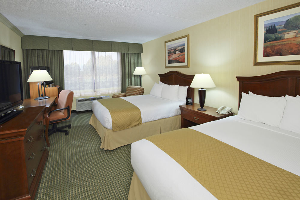 Doubletree By Hilton Mahwah Hotel Exterior photo
